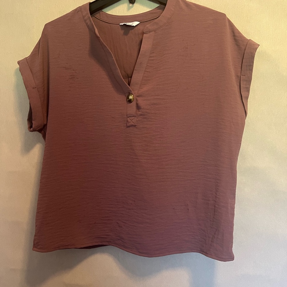 Reitmans Short-Sleeve Split-Neck Top in Dusty Mauve